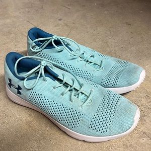 Womans under armour sneaker